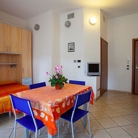 Residence Leonardo Lido di Spina Buitenkant foto
