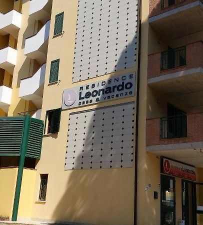 Residence Leonardo Lido di Spina Buitenkant foto